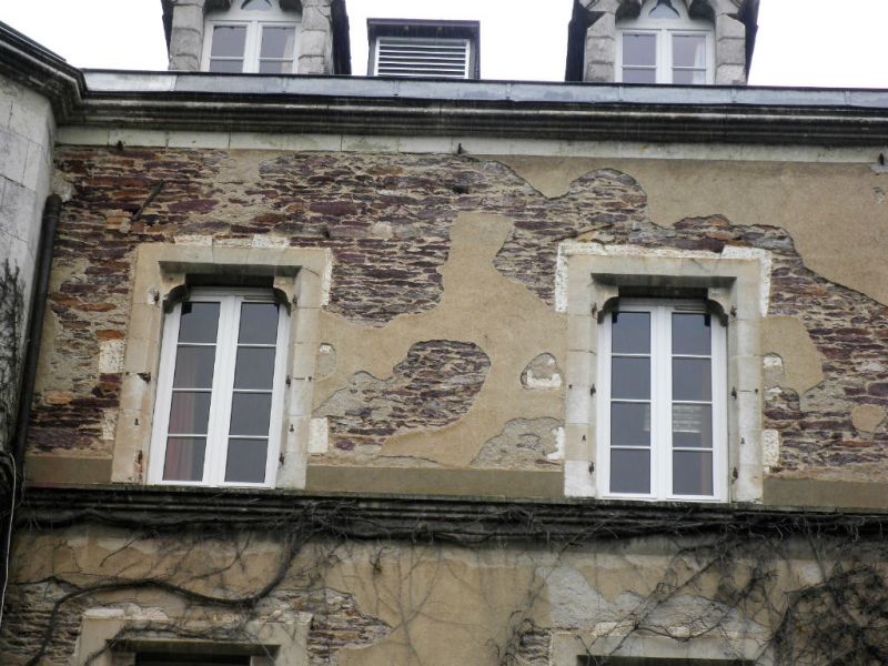 Détail des enduits détériorés